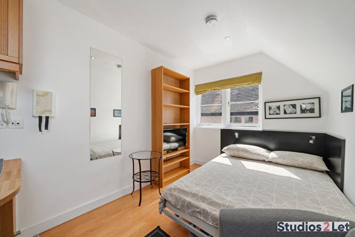 Studio To Rent In Finchley Road, London, NW3