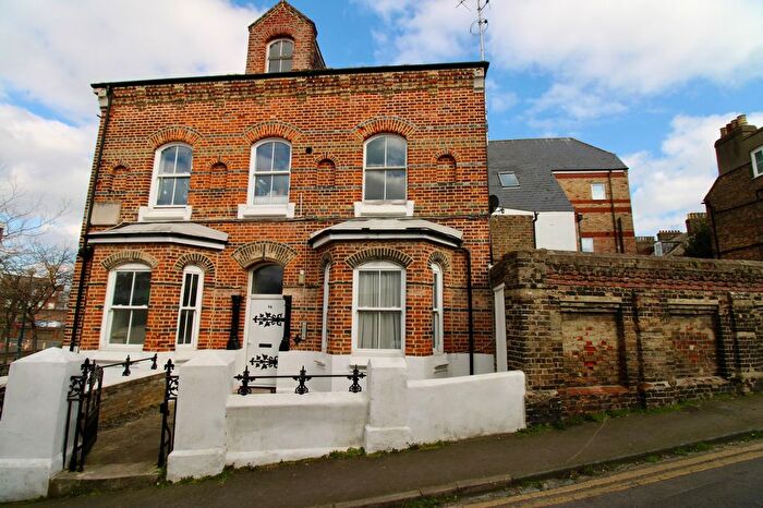 1 Bedroom Flat For Sale In Queen Street, Ramsgate, CT11