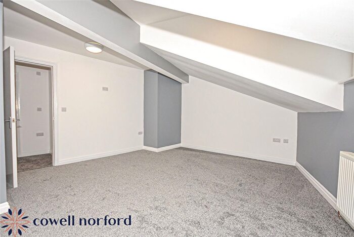 2 Bedroom Flat For Sale In Halliwell Street, Milnrow, Rochdale, Greater Manchester, OL16