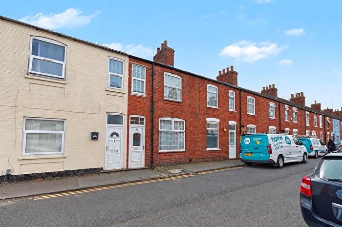 3 Bedroom Terraced House To Rent In Wood Street, Kettering, NN16