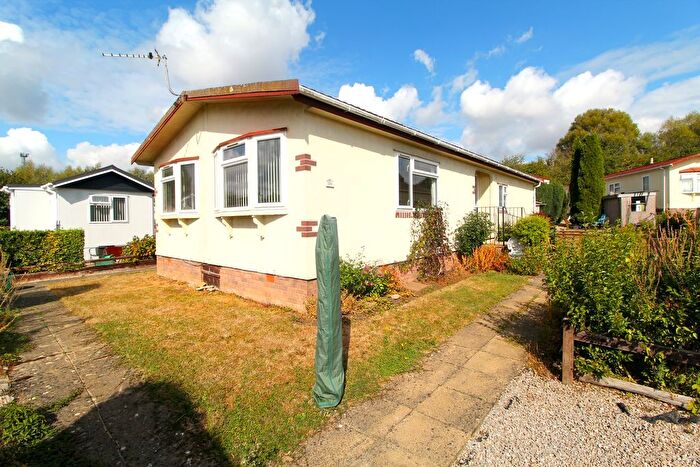 2 Bedroom Mobile/park Home For Sale In Woodlands Lane, Almondsbury, BS32