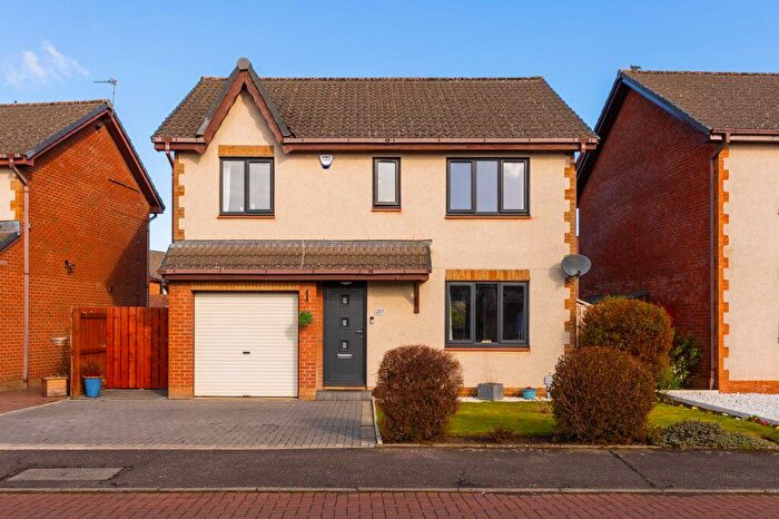 4 Bedroom Detached Villa For Sale In Guardwell Crescent, Edinburgh, EH17