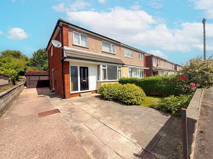 3 Bedroom Semi Detached House For Sale In Langdale Drive, Huddersfield, HD5