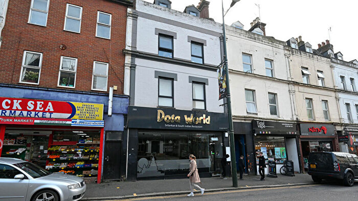 3 Bedroom Apartment To Rent In Old Christchurch Road, Bournemouth, BH1