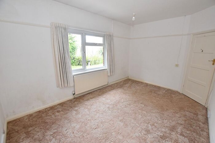 2 Bedroom Detached Bungalow For Sale In Mutrix Gardens, Margate, CT9