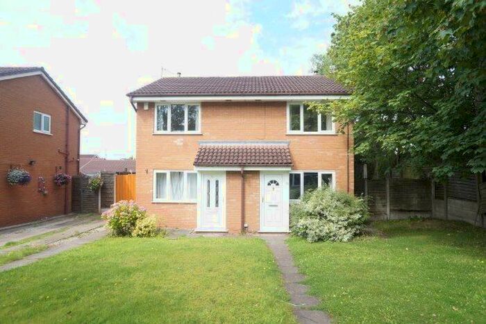 2 Bedroom Property To Rent In Denshaw Close, Manchester, M19
