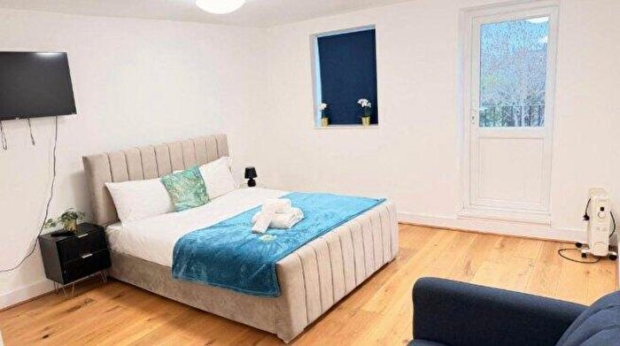 1 Bedroom Flat To Rent In Golders Green Road, NW11