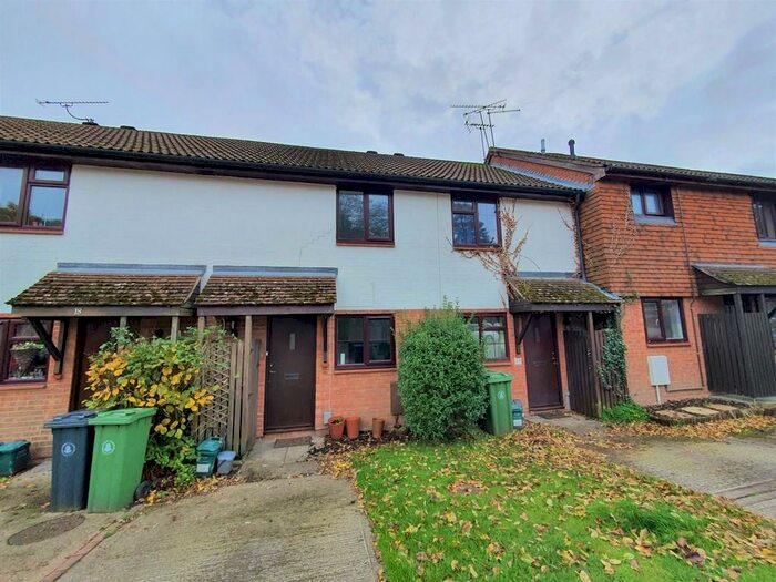 2 Bedroom Terraced House To Rent In Heather Mead Frimley, Surrey, GU16