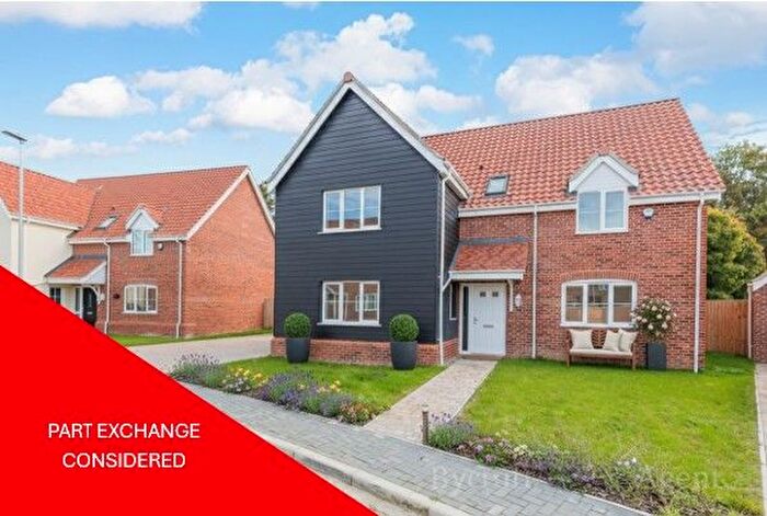 4 Bedroom Detached House For Sale In Lakeside, Blundeston, Suffolk, NR32