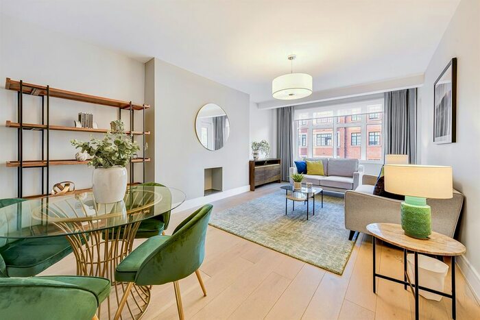 1 Bedroom Flat To Rent In Flat Richmond Court, Sloane Street, London, SW1X