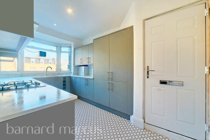 2 Bedroom Flat To Rent In Coombe Lane, London, SW20