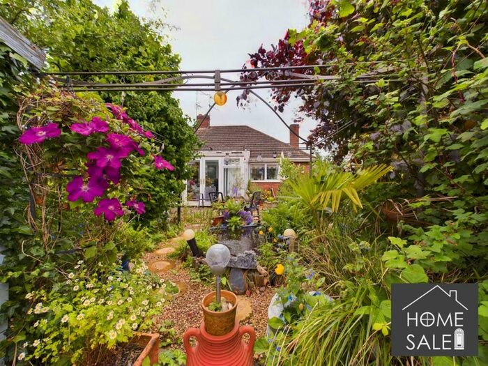 2 Bedroom Bungalow For Sale In Parsons Road, Irchester, NN29
