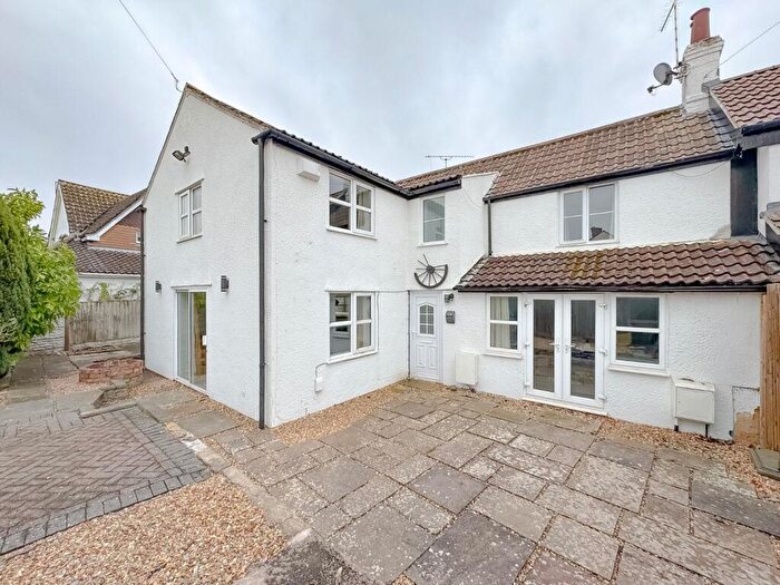 4 Bedroom Semi-Detached House To Rent In Pond Close, Patchway, Bristol, Gloucestershire, BS34
