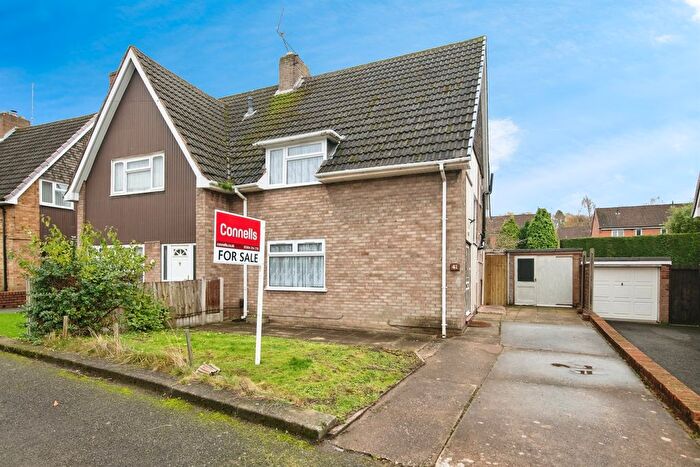 3 Bedroom Semi Detached House For Sale In Marston Road, Dudley, DY1