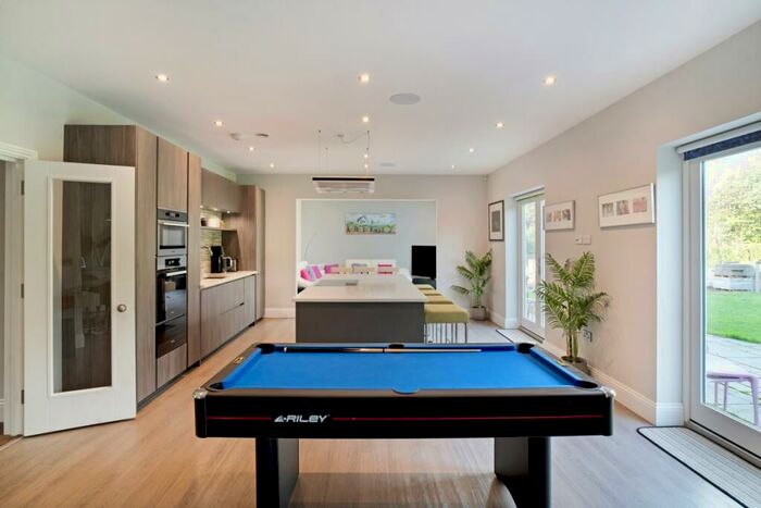 7 Bedroom House To Rent In Alveston, CV37