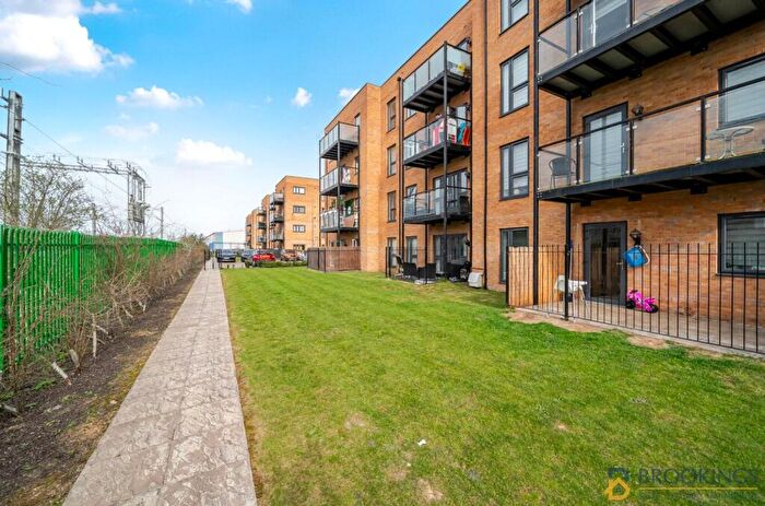 2 Bedroom Apartment For Sale In Heriot Road, Rainham, RM13