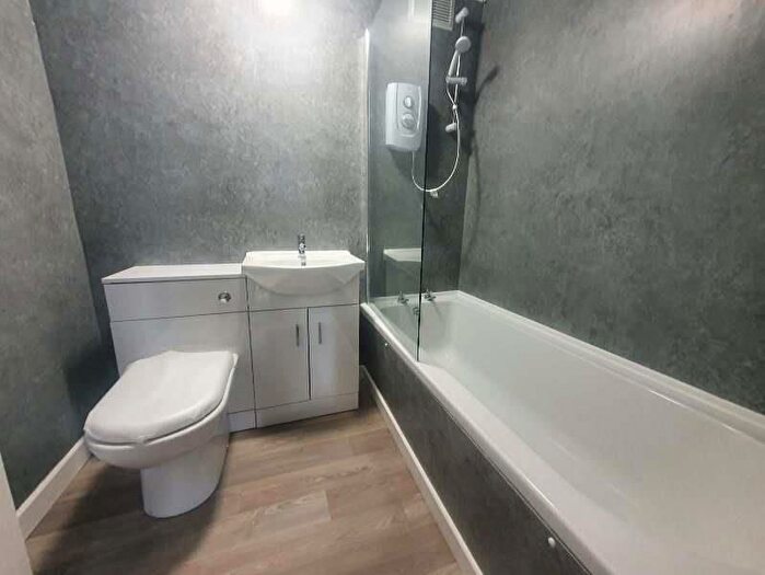 2 Bedroom Flat To Rent In Glenbervie Road, Grangemouth, FK3