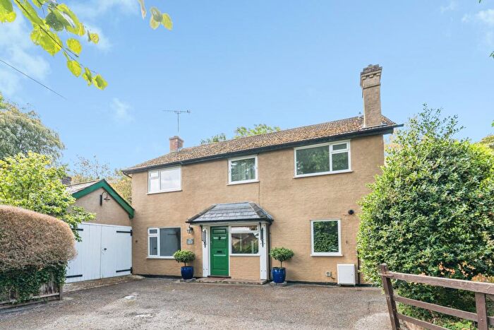 4 Bedroom Detached House For Sale In Guildford Road, Farnham, GU10