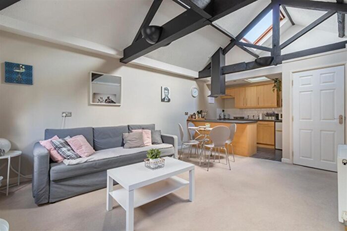 1 Bedroom Flat To Rent In Hayloft Mews, Cheltenham, GL50