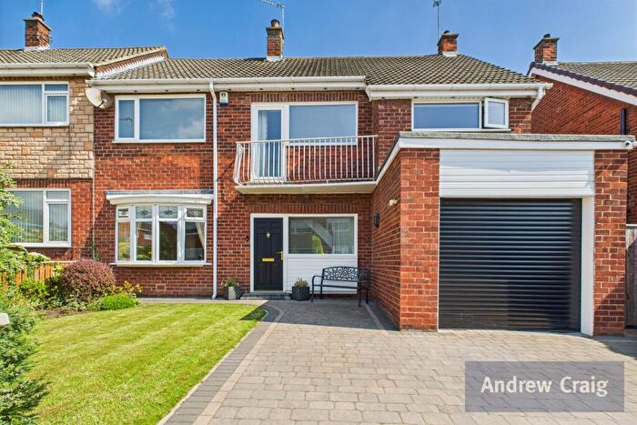 3 Bedroom Semi-Detached House For Sale In Meadow Drive, Sunderland, SR3