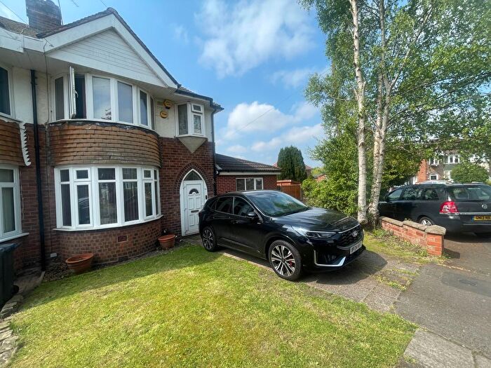 3 Bedroom Semi-Detached House To Rent In Padstow Road, Pype Hayes, Erdington, Birmingham, B24