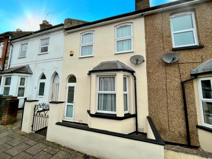 2 Bedroom Terraced House To Rent In Upper Elms Road, Aldershot GU11