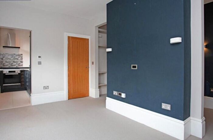 2 Bedroom Apartment To Rent In Monument Green, Weybridge, KT13