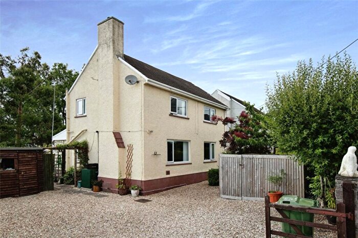 3 Bedroom Link Detached House For Sale In Brynceunant, Upper Brynamman, Ammanford, Neath Port Talbot, SA18