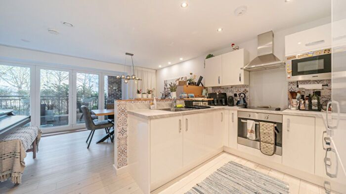 2 Bedroom Flat For Sale In Baker Street, Altrincham, WA15