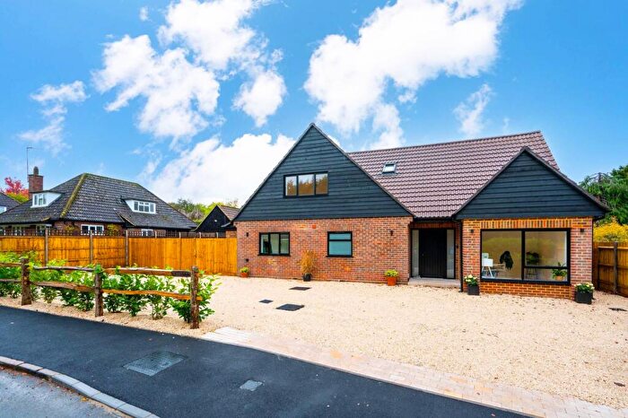4 Bedroom Detached House For Sale In Woodstock, Guildford, West Clandon, GU4