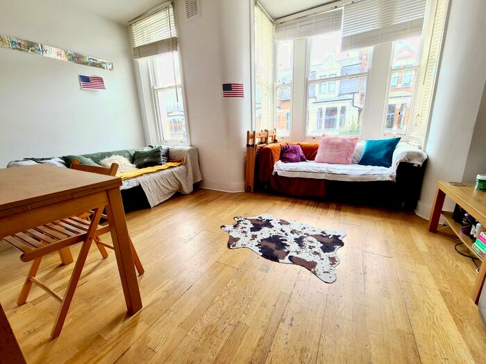 5 Bedroom Flat To Rent In Carysfort Road, Stoke Newington, N16