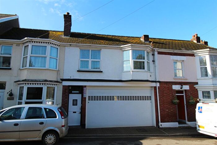 2 Bedroom Apartment To Rent In Victoria Street, Combe Martin, EX34