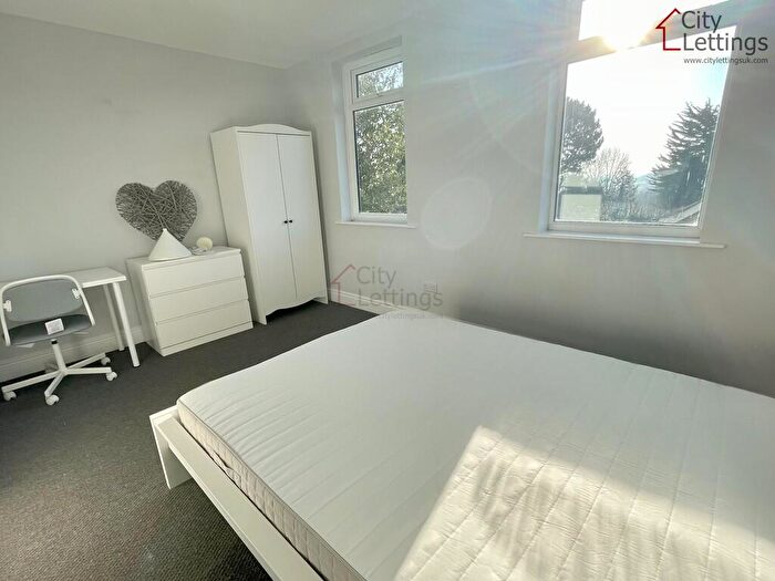 2 Bedroom Flat To Rent In Albert Road, Alexandra Park, Nottingham, NG3