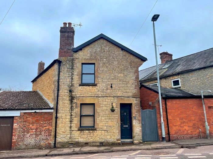 2 Bedroom Cottage To Rent In Goulds Brook Terrace, Crewkerne, TA18
