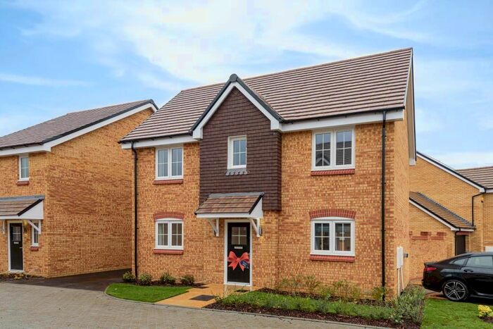 3 Bedroom Detached House To Rent In Beansheaf, Calcot RG31