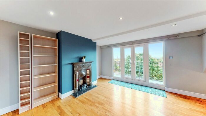 2 Bedroom Flat To Rent In Cumberland Park, London, W3