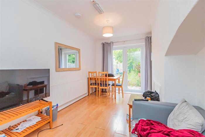 6 Bedroom House To Rent In Hubert Road, Selly Oak, Birmingham, West Midlands, B29