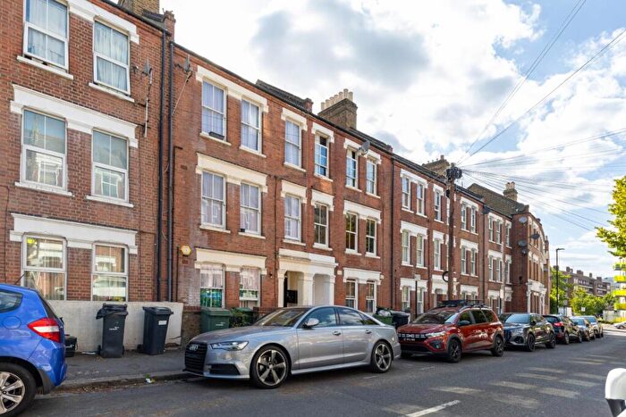 2 Bedroom Flat For Sale In Northlands Street, London, SE5