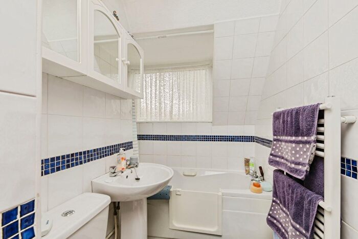 2 Bedroom End Of Terrace House For Sale In Sandgate Road, Macclesfield, Cheshire, SK10
