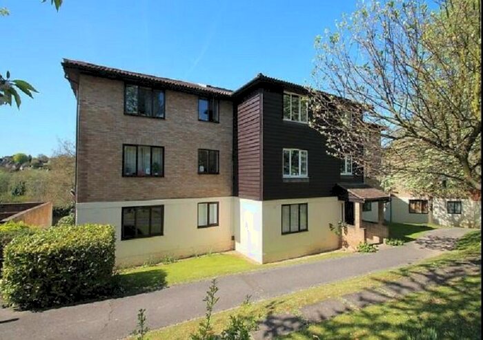 Studio To Rent In Fairbairn Close, Purley, Surrey., CR8