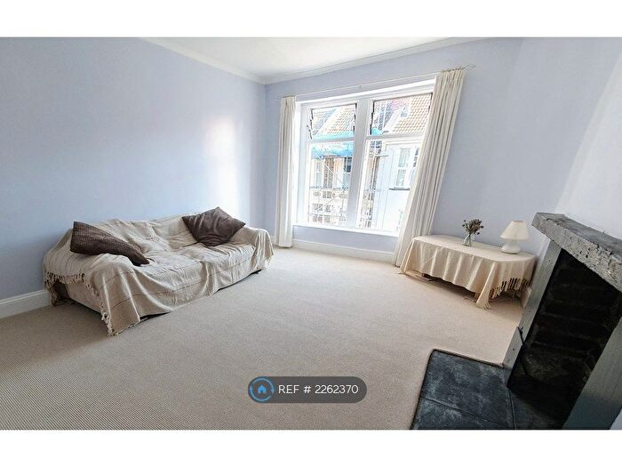 3 Bedroom Maisonette To Rent In Co-Operation Road, Bristol, BS5