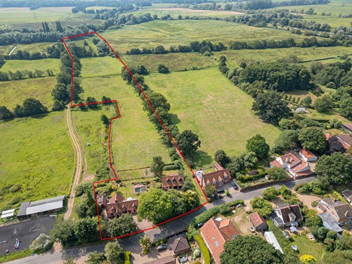 4 Bedroom Detached House For Sale In The Street, Geldeston, Beccles, NR34