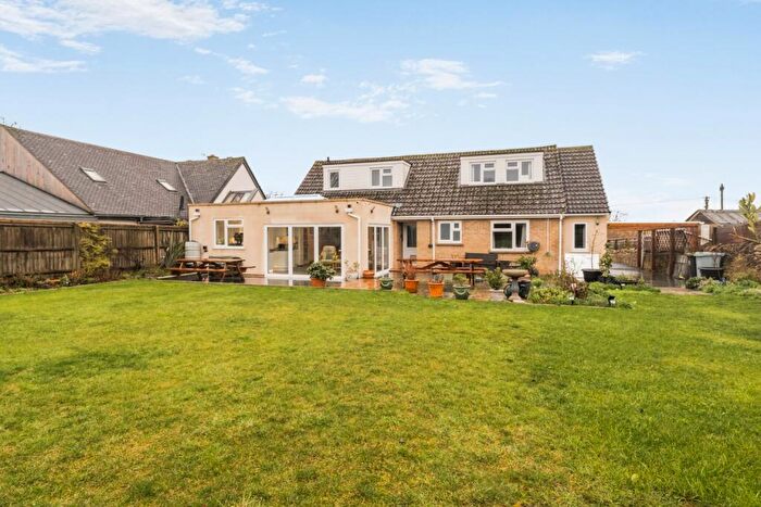 4 Bedroom Detached House For Sale In Shilton Road, Carterton, Oxfordshire, OX18