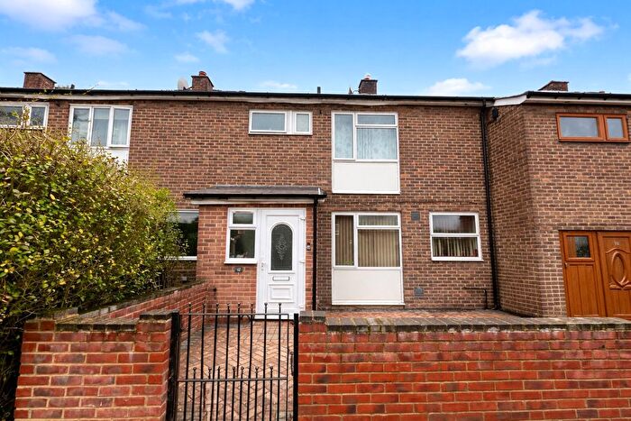 3 Bedroom Detached House For Sale In Richmount Gardens, London, SE3