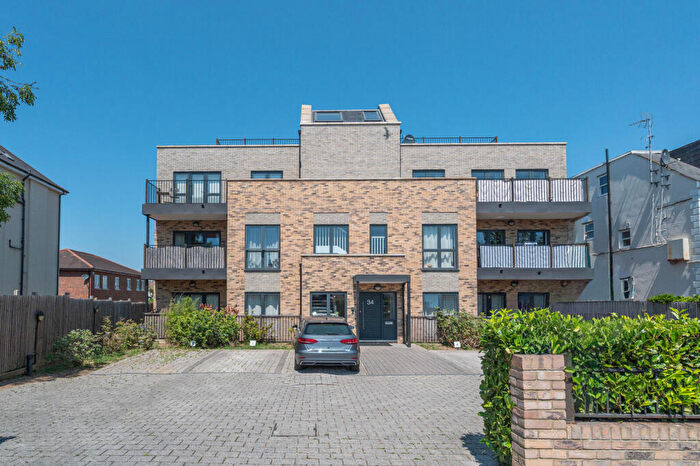 2 Bedroom Flat For Sale In Enmore Road, South Norwood, London, SE25