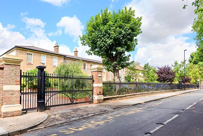 1 Bedroom Flat For Sale In Elderwood Place, West Norwood, London, SE27