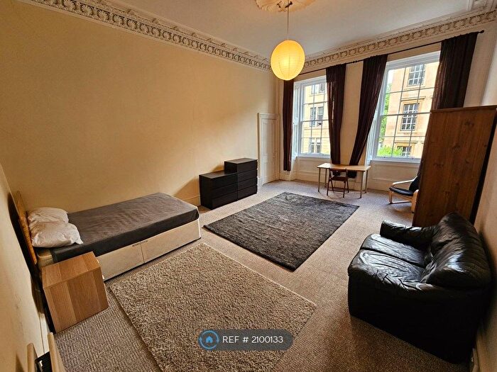 6 Bedroom Flat To Rent In Glasgow Street, Glasgow, G12