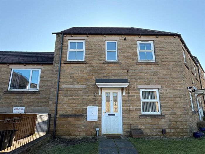 2 Bedroom Apartment For Sale In Sharket Head Close, Queensbury, Bradford, BD13