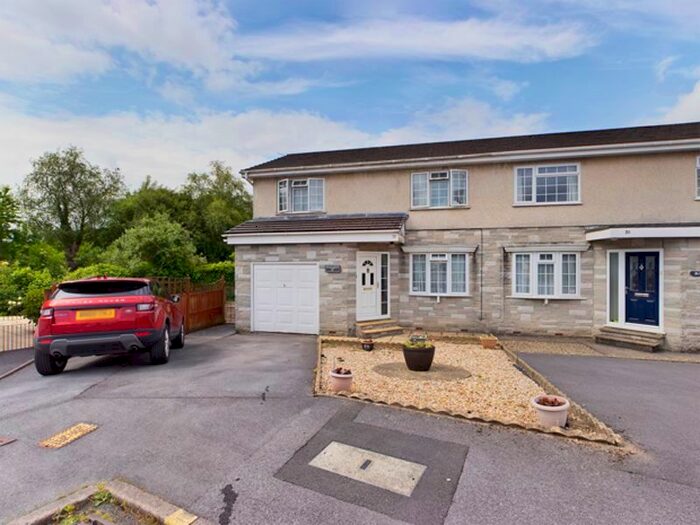 Houses for sale in Bancyfelin, SA33, Carmarthenshire