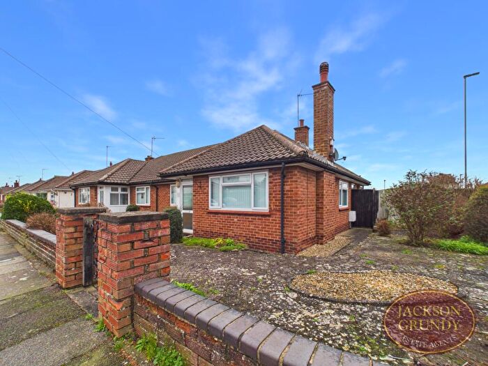 2 Bedroom Bungalow For Sale In Debdale Road, Northampton, NN3